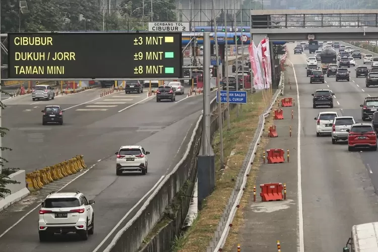 melaju-130-km/jam,-honda-hr-v-alami-kecelakaan-maut-di-jagorawi