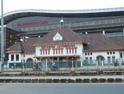 KAI Berlakukan Pemberhentian Luar Biasa Kereta Api di Stasiun Jatinegara Saat HUT ke-80 TNI