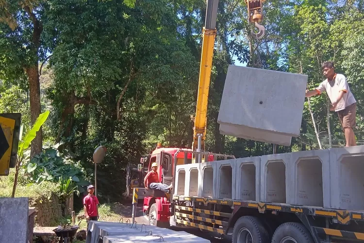 info!-belum-lama-lancar,-jalur-gumitir-macet-lagi:-buka-tutup-imbas-proyek-ganda