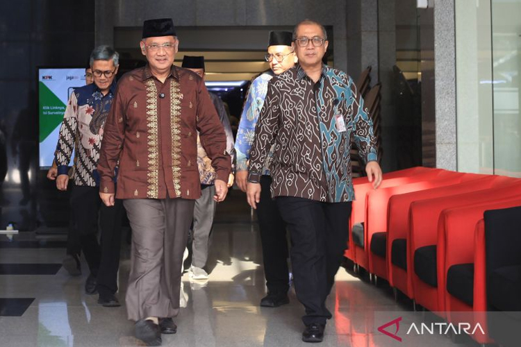 menteri-haji-minta-kpk-kawal-ibadah-haji-2026:-pastikan-transparan-dan-bebas-korupsi-–-times-banyuwangi