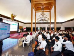 Di Banyuwangi, Mensos Kumpulkan Camat hingga Kades Ajak Sukseskan Digitalisasi Bansos