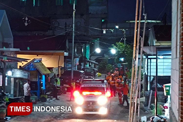 tiga-jenazah-kembali-ditemukan-di-reruntuhan-ponpes-al-khoziny,-total-korban-meninggal-capai-20-orang-–-times-banyuwangi