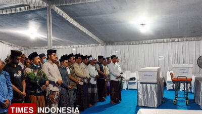tangis-keluarga-iringi-penyerahan-dua-jenazah-santri-ponpes-al-khoziny-di-rs-bhayangkara-–-times-banyuwangi