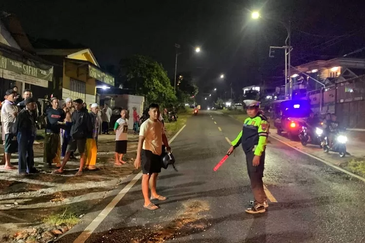 niat-menyeberang,-kakek-di-kalibaru-banyuwangi-tewas-ditabrak-motor-di-depan-rumahnya
