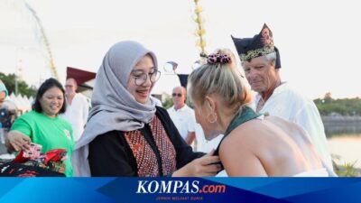32-kapal-yacht-internasional-merapat-di-banyuwangi,-disambut-tari-gandrung