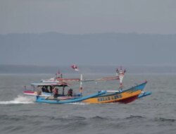 Aksi Heroik Nelayan Gilimanuk! Selamatkan Penumpang KMP Elfina yang Jatuh ke Laut dalam Hitungan Detik