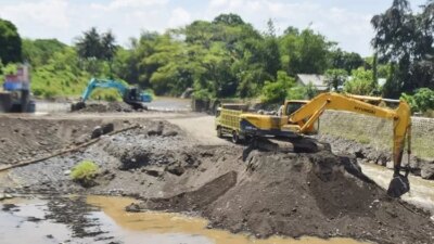 warga-banyuwangi-akhirnya-bisa-tidur-nyenyak,-dam-garit-dikeruk-setelah-dua-tahun-menunggu