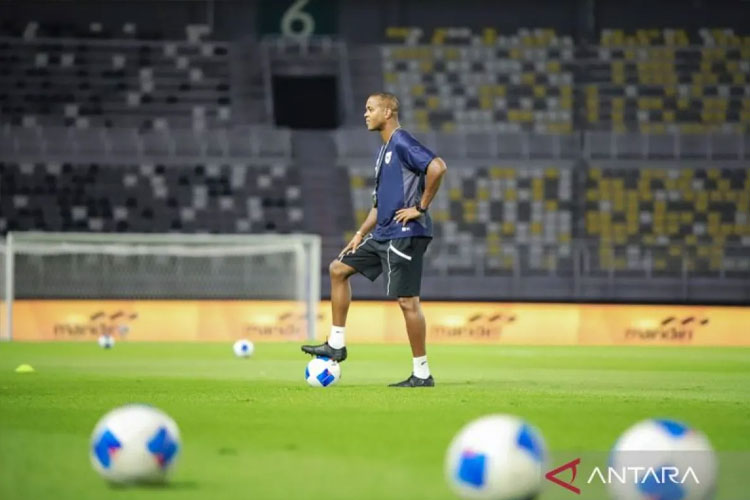 dua-laga-penentu-di-jeddah,-kluivert-ingin-indonesia-tampil-sempurna-–-times-banyuwangi