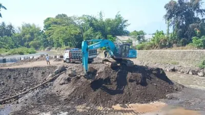 jelang-musim-hujan,-banyuwangi-mulai-normalisasi-aliran-sungai-hingga-dam