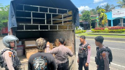 polresta-banyuwangi-gagalkan-pengiriman-ribuan-botol-arak-ilegal-lewat-operasi-perintis