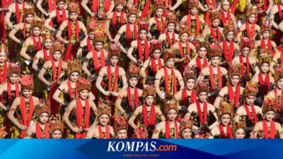 gandrung-sewu,-1.000-penari-di-banyuwangi-unjuk-gigi-di-“panggung”-berlatar-selat-bali