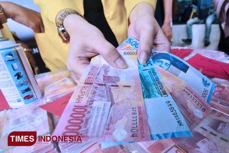 lawan-rentenir,-ojk-sudah-kucurkan-rp46,71-triliun-bantuan-kredit-–-times-banyuwangi
