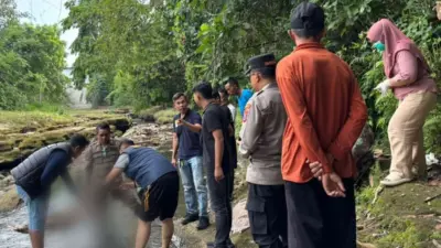 jenazah-bayi-laki-laki-ditemukan-tersangkut-di-batu-paras-sungai-setail-banyuwangi