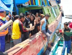 Tragis! 7 Nelayan Korban Kapal Terbakar di Lombok Jalani Perawatan Intensif di RSUD Blambangan