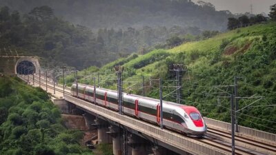 biaya-proyek-kereta-cepat-jakarta-bandung-melonjak,-apa-dampaknya-bagi-bumn?