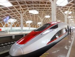 Rencana Perpanjangan Rute Kereta Cepat Whoosh Hingga Surabaya dan Polemik Utang KCIC