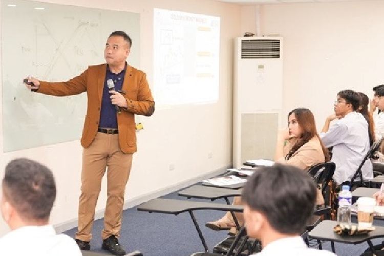 astronacci-menembus-dunia:-gema-goeyardi-bawa-ilmu-trading-indonesia-ke-filipina-–-times-banyuwangi