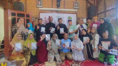 puisi-bahasa-using-guritan-sangang-puluh-sanga-(99)-karya-jaenurii-diluncurkan-kadispendik-banyuwangi