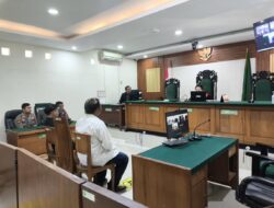Terbukti Edarkan Arak, Dua Pelaku Jalani Sidang Tipiring di PN Banyuwangi