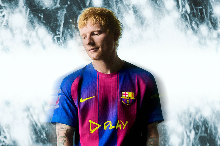 ed-sheeran-collabs-bareng-barcelona,-pasang-logo-album-play-di-jersey-–-times-banyuwangi