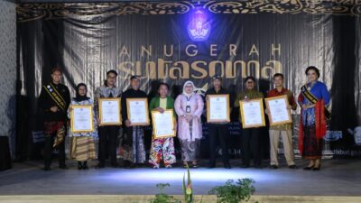 novel-berbahasa-using-mendapat-anugerah-sutasoma