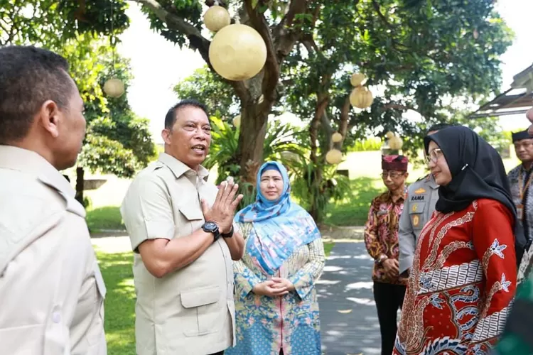 badan-gizi-nasional-tinjau-program-makan-bergizi-gratis-di-banyuwangi,-pastikan-sesuai-standar-nasional!