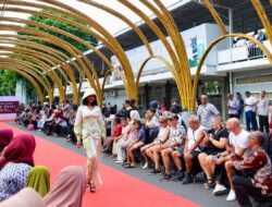 Fashion Lorong Bambu Jadi Pembuka Banyuwangi Batik Festival 2025