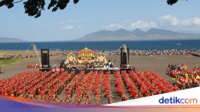 festival-gandrung-sewu-2025,-harmoni-ribuan-penari-di-tepi-selat-bali