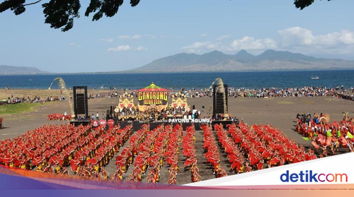 festival-gandrung-sewu-2025,-harmoni-ribuan-penari-di-tepi-selat-bali