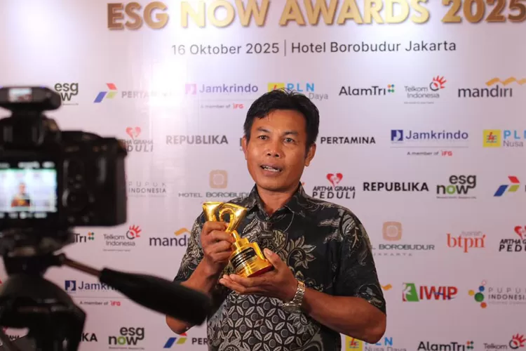 bni-raih-green-warrior-award-2025!-bukti-nyata-bank-hijau-penyelamat-mangrove-di-banyuwangi
