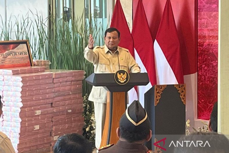 presiden-prabowo:-rp13-triliun-bisa-bangun-600-kampung-nelayan-–-times-banyuwangi