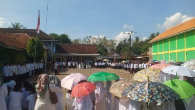 semarak-hari-santri-di-wongsorejo:-kh.-ali-hasan-kafrawi-ajak-santri-jangan-pesimis-dan-terus-bela-nkri