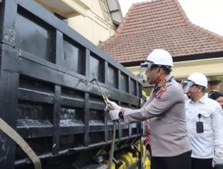 Menuju Zero ODOL 2027, Polresta Banyuwangi Potong Truk Langgar Aturan! Kapolresta: Keselamatan adalah Hukum Tertinggi