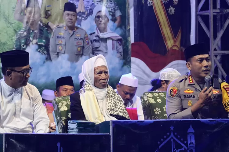 polresta-banyuwangi-gelar-pengajian-&-sholawatan-hari-santri-2025:-sinergi-tni-polri-dan-ulama-demi-indonesia-damai