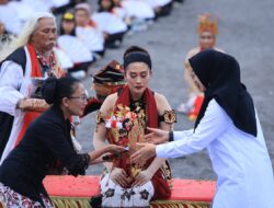 Dari Papua hingga Amerika, Penari Diaspora Merinding Ikuti Prosesi Meras Gandrung di Banyuwangi