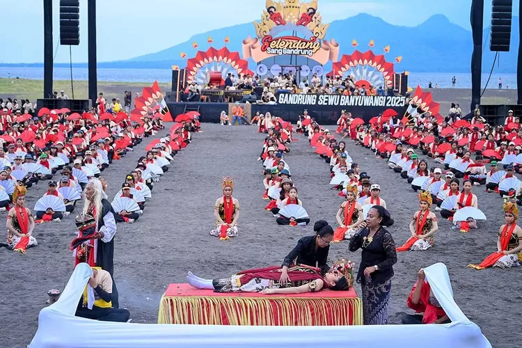 waspada!-lalu-lintas-banyuwangi-macet-imbas-festival-gandrung-sewu-2025,-ini-titik-rawan-dan-jalur-alternatifnya