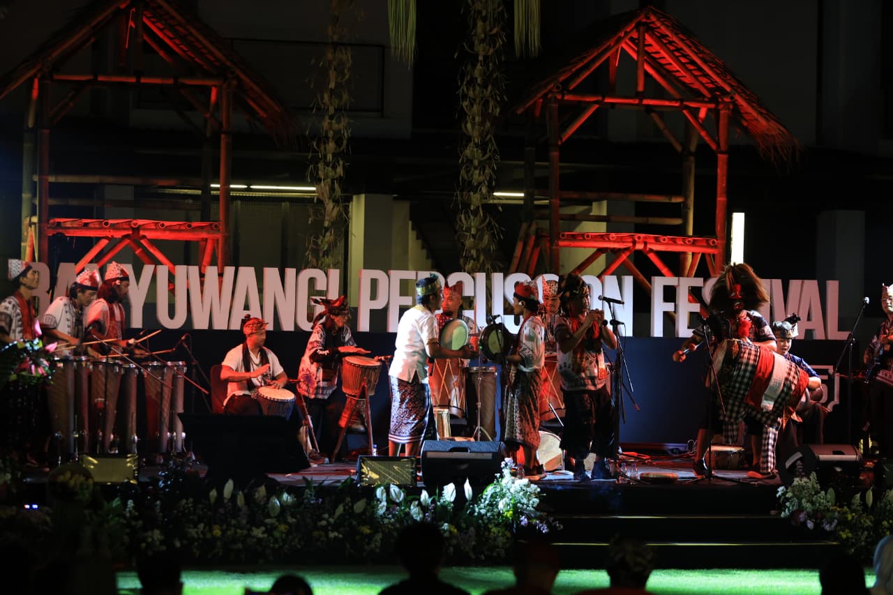 gelar-festival-perkusi-perdana,-banyuwangi-harmonikan-kekhasan-musik-pukul-tradisional-dengan-sentuhan-moderen