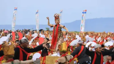 festival-gandrung-sewu-bawa-berkah-bagi-umkm-dan-berbagai-sektor-perekonomian,-omzet-meningkat-tajam