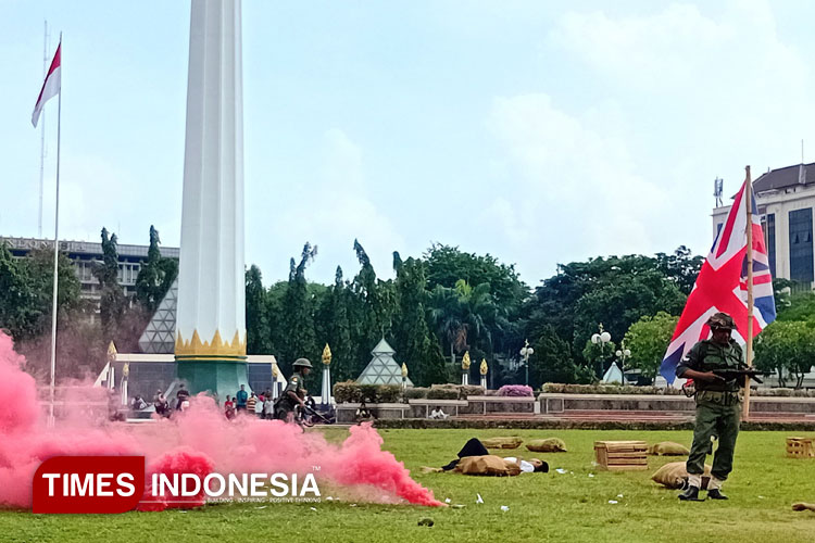 teatrikal-new-kompi-maling-matosin-di-tugu-pahlawan-surabaya-jadi-media-edukasi-sejarah-–-times-banyuwangi