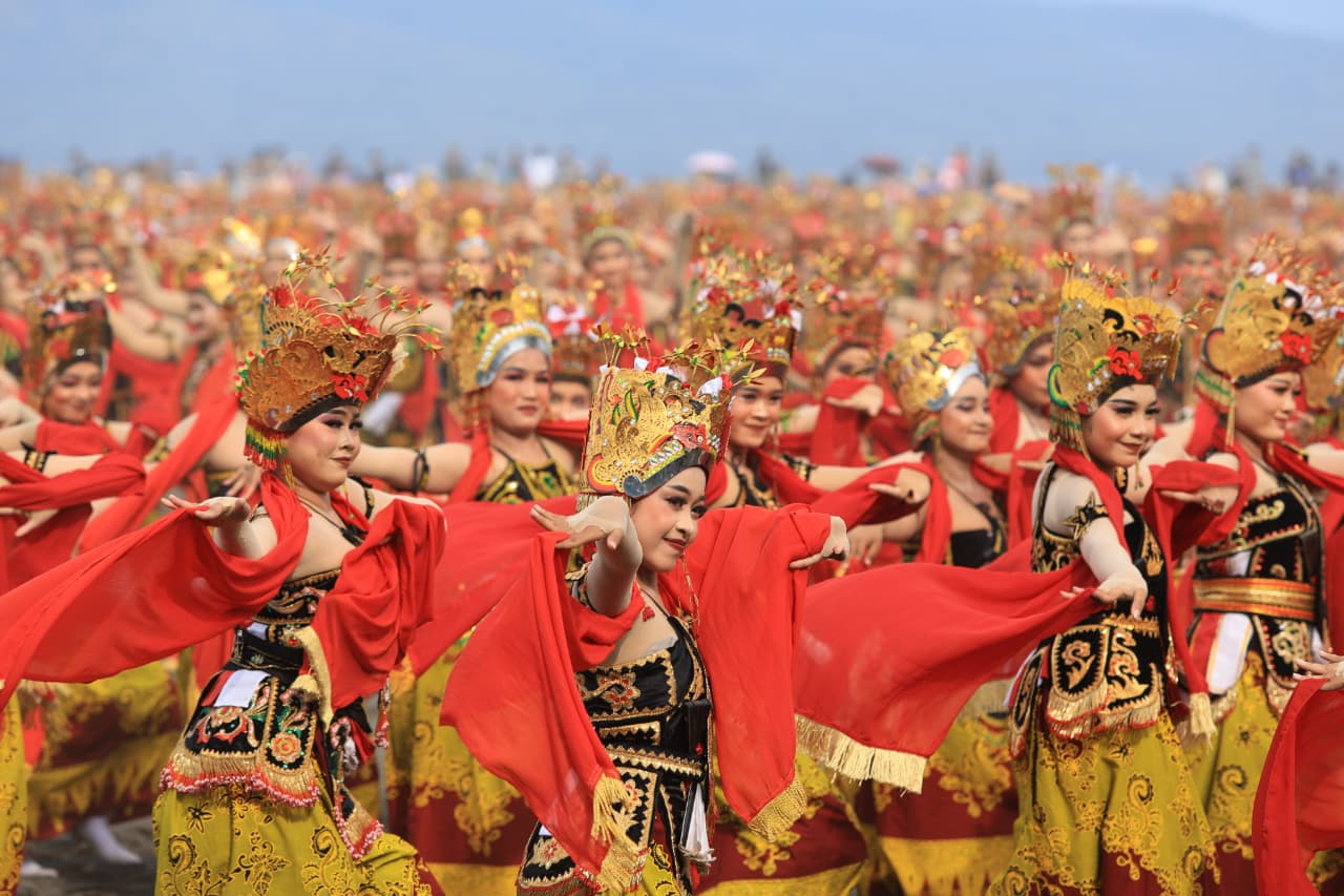 gandrung-sewu-bawa-berkah-bagi-ratusan-umkm-hingga-penginapan
