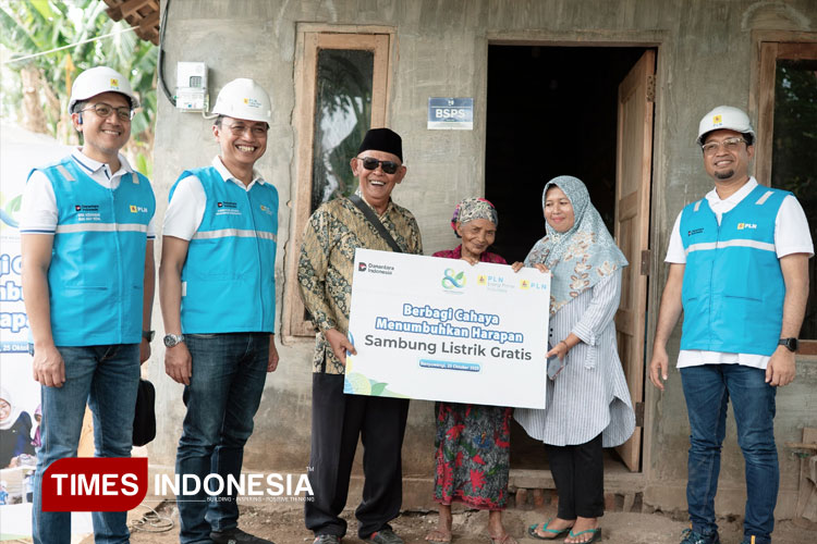 warga-sumringah-berkat-listrik-gratis-pln-epi,-pln-uid-jatim-dan-pln-up3-banyuwangi-–-times-banyuwangi
