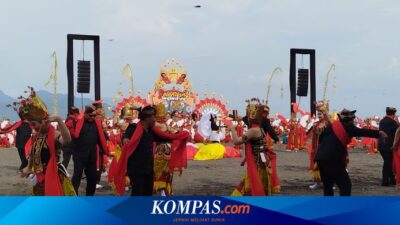 gelaran-gandrung-sewu-2025,-puluhan-kades-di-banyuwangi-jadi-penari