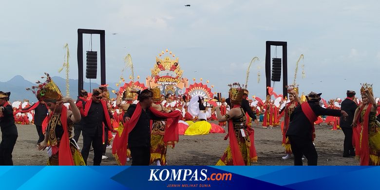 gelaran-gandrung-sewu-2025,-puluhan-kades-di-banyuwangi-jadi-penari