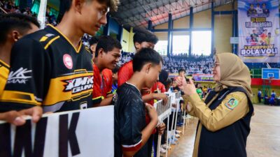 diikuti-38-tim-se-jatim,-bupati-ipuk-buka-kejurprov-voli-u-19-di-banyuwangi