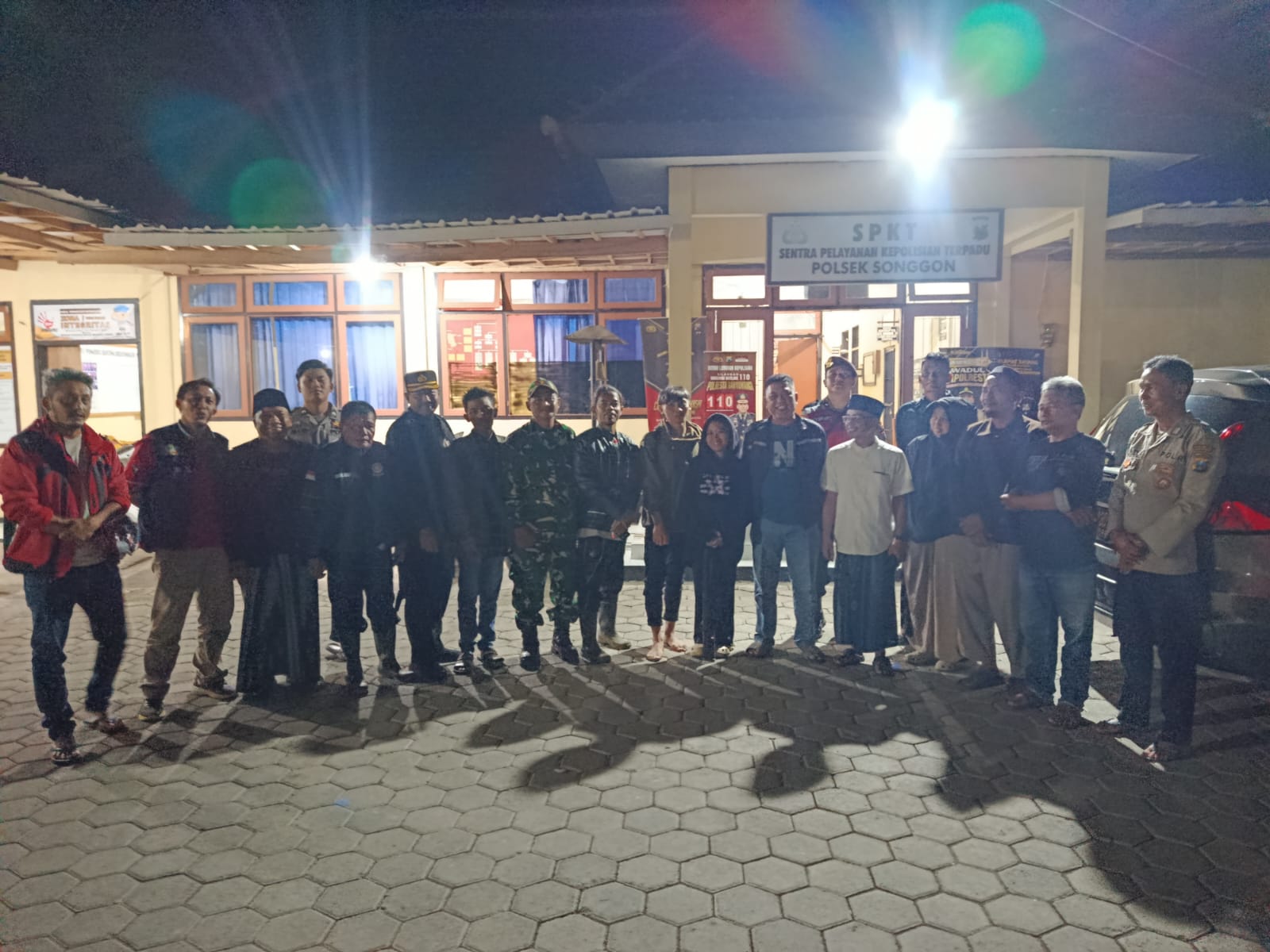 wisatawan-tersesat-di-air-terjun-lider-berhasil-dievakuasi-tim-gabungan