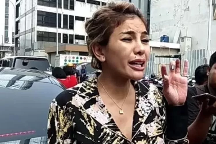 terjerat-kasus-pemerasan-dan-pencucian-uang-rp4-miliar,-nikita-mirzani-hadapi-sidang-divonis-hari-ini!