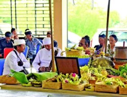 Ratusan Jemaat Iringi Kremasi Mbah Sarkam, Tokoh Hindu Banyuwangi Pencetus Ngaben Massal Wafat di Usia 83 Tahun