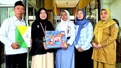 anak-nakes-gugur-covid-19-di-banyuwangi-dapat-bantuan-dari-baznas,-kisah-haru-deana-sentuh-hati-warga