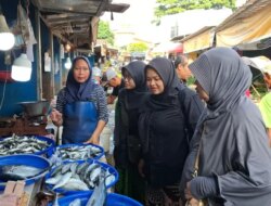 Cegah Ikan Berformalin! Dinas Perikanan Banyuwangi Gencarkan Program ‘Jitu Kanan’ di Pasar Tradisional