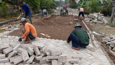 jalan-56-ringinagung-pesanggaran-banyuwangi-kembali-dapat-program-pavingisasi-pt-bsi-–-times-banyuwangi